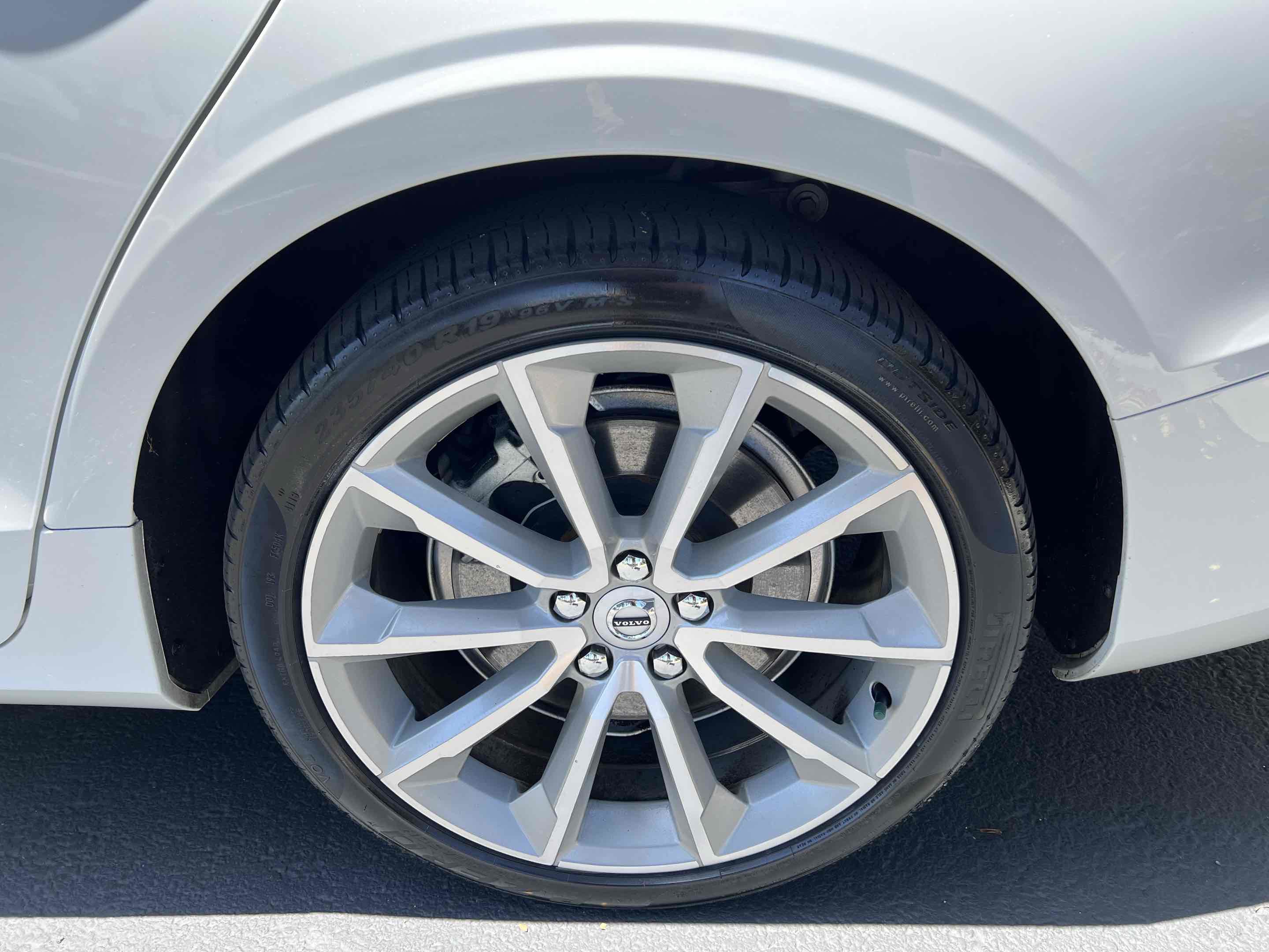 Used 2020 Volvo V60 T5 Momentum w/ Protection Package FWD image 51