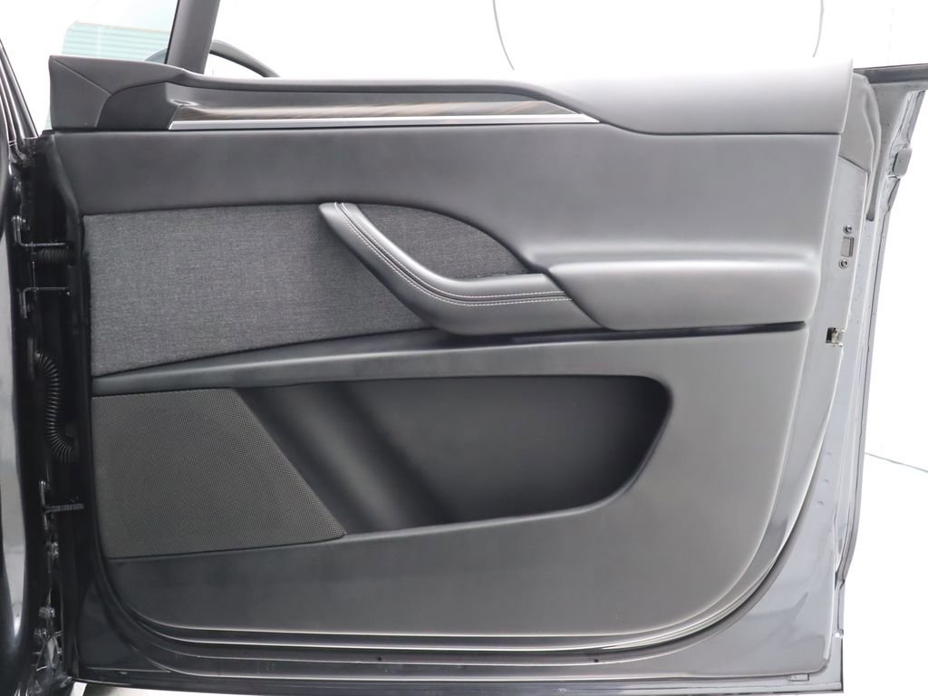 Used 2024 Tesla Model X image 34