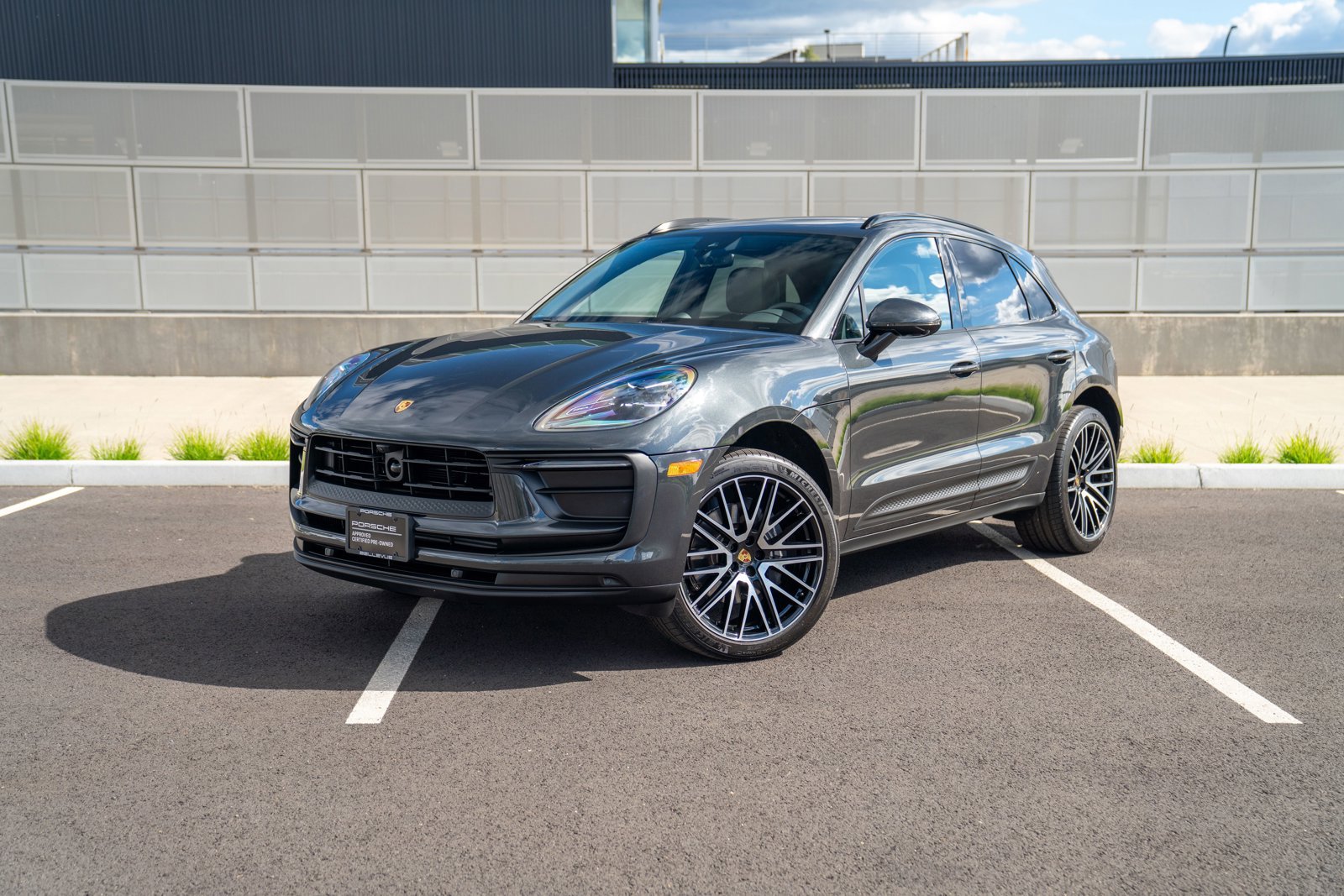 Certified 2026 Porsche Macan AWD/4WD image 1