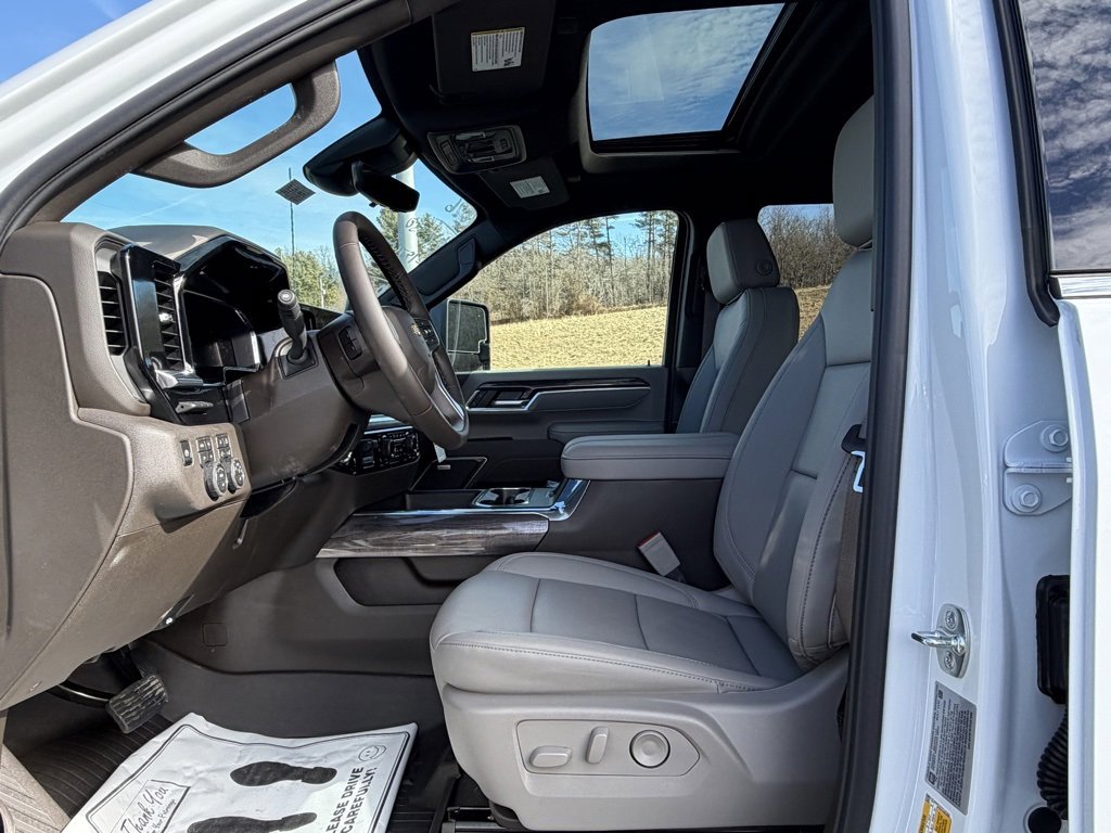 New 2026 Chevrolet Silverado 2500 LTZ w/ LTZ Premium Package image 13