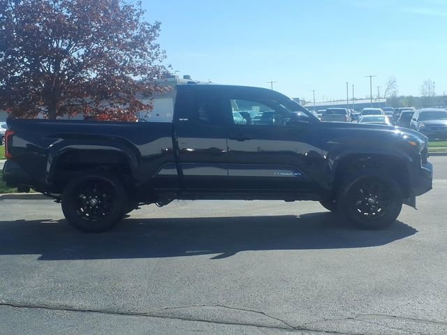 Certified 2025 Toyota Tacoma SR5 AWD/4WD image 20