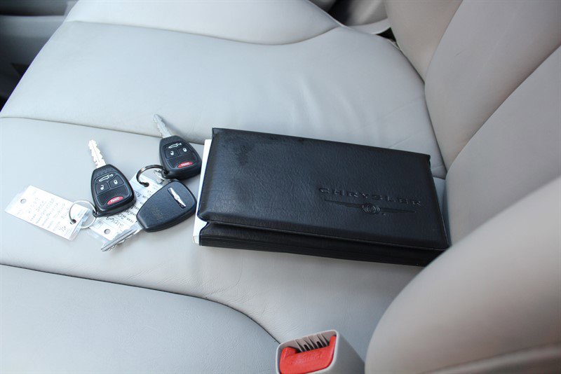 Used 2005 Chrysler Pacifica Touring image 12