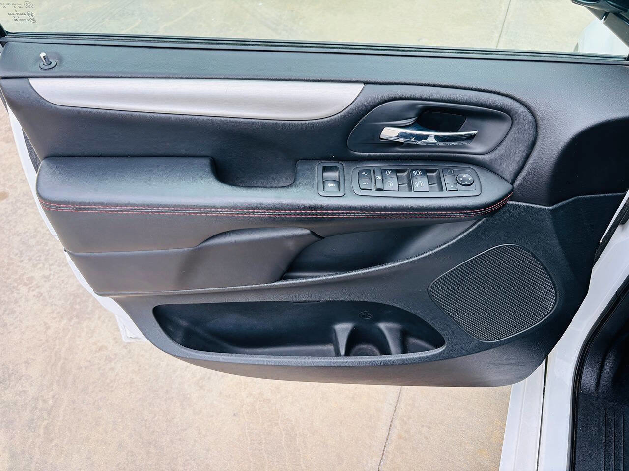 Used 2019 Dodge Grand Caravan GT FWD image 21