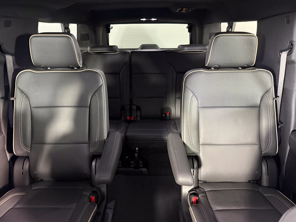 Used 2026 Chevrolet Suburban Premier AWD/4WD image 15