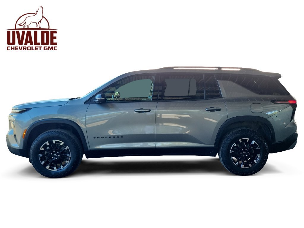 Used 2024 Chevrolet Traverse Z71 AWD/4WD image 2