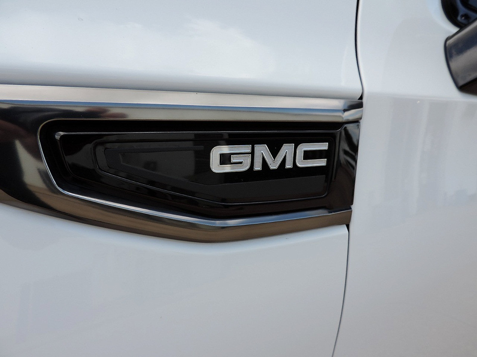 Certified 2024 GMC Yukon XL AT4 AWD/4WD image 11