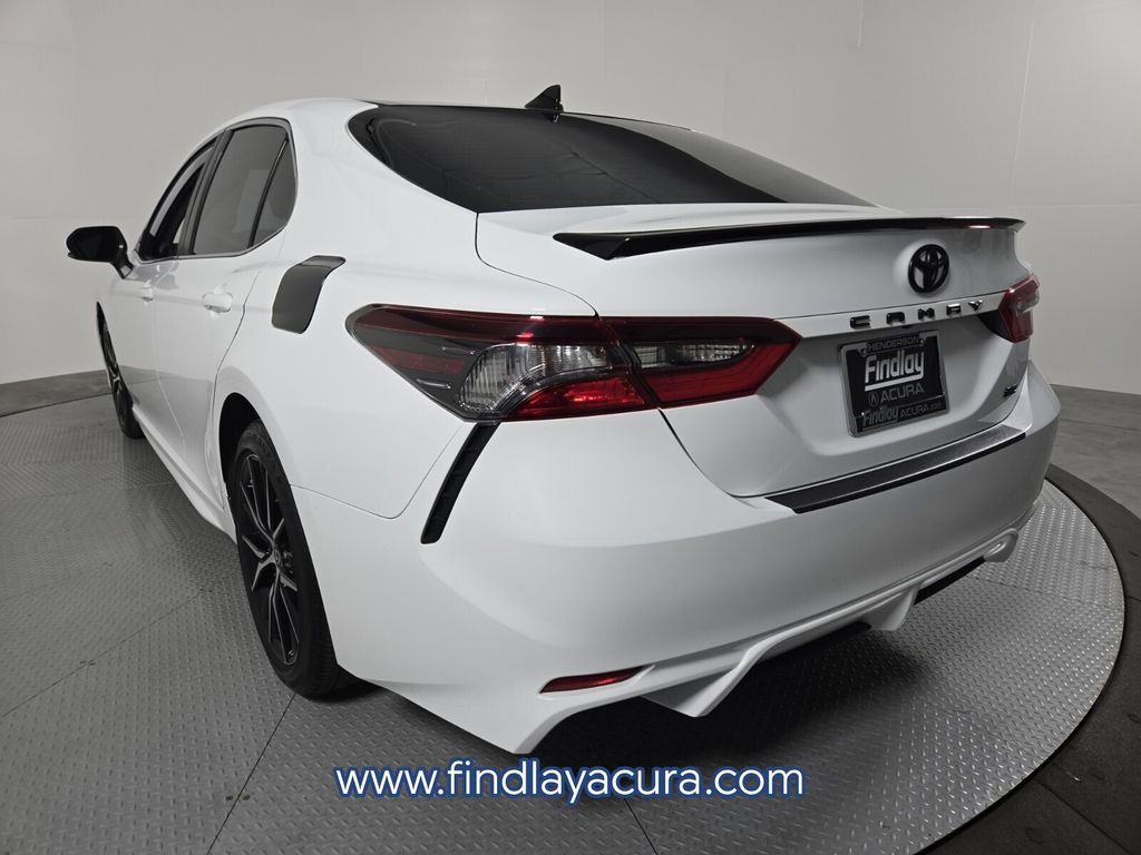 Used 2024 Toyota Camry SE FWD image 4