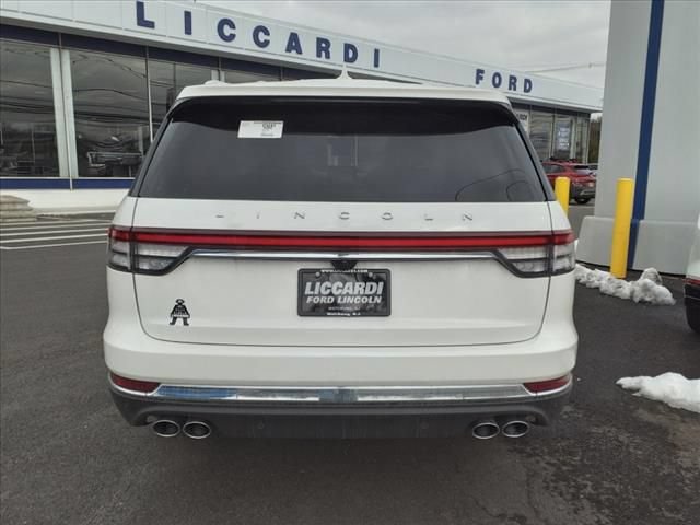 New 2024 Lincoln Aviator AWD w/ Premium Package image 5