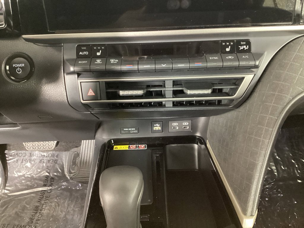 Used 2026 Toyota Camry XLE AWD/4WD image 19