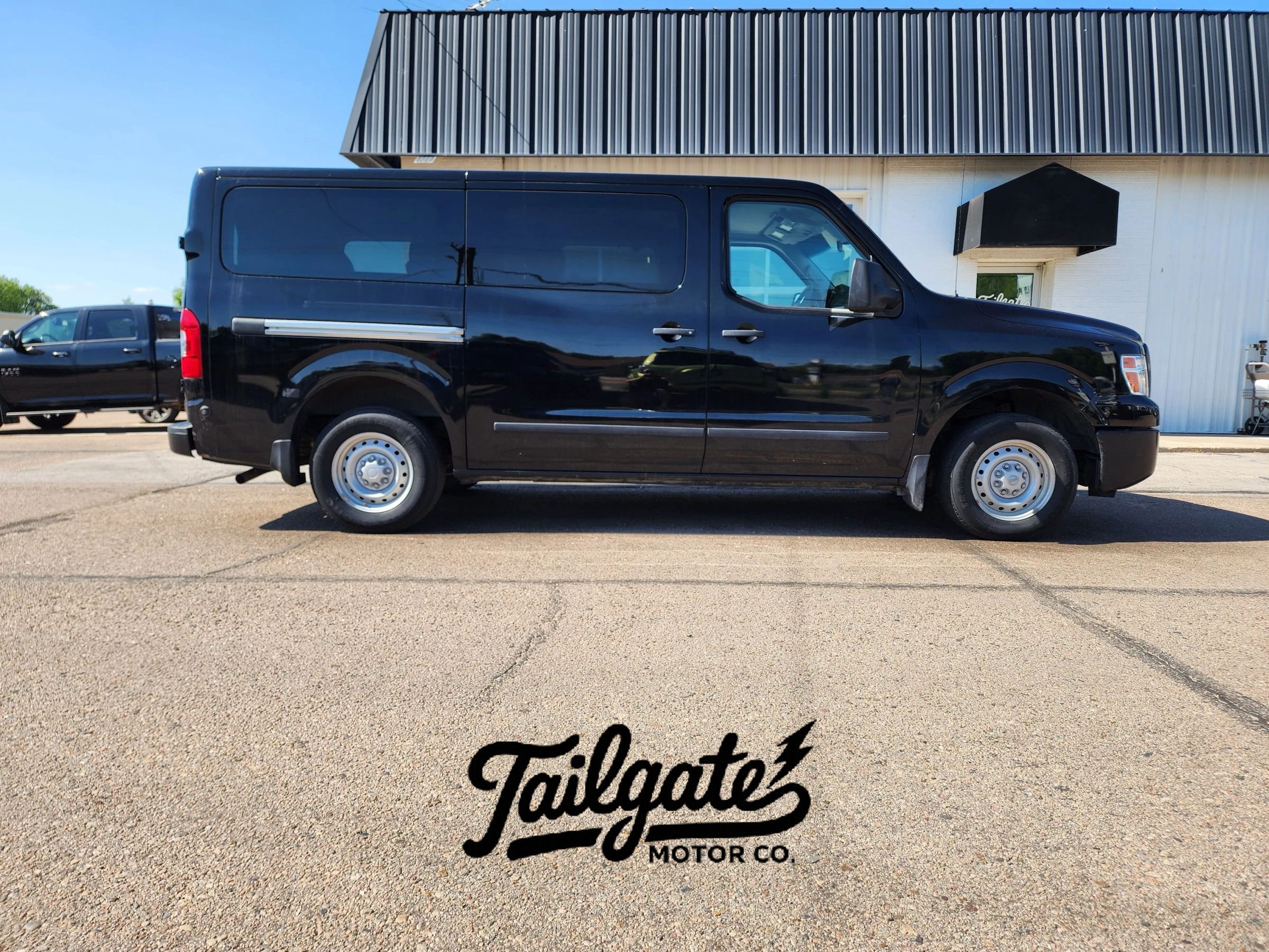 Used 2020 Nissan NV 3500 S RWD image 1