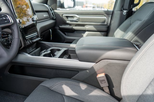 New 2026 RAM 1500 4x4 Crew Cab image 15