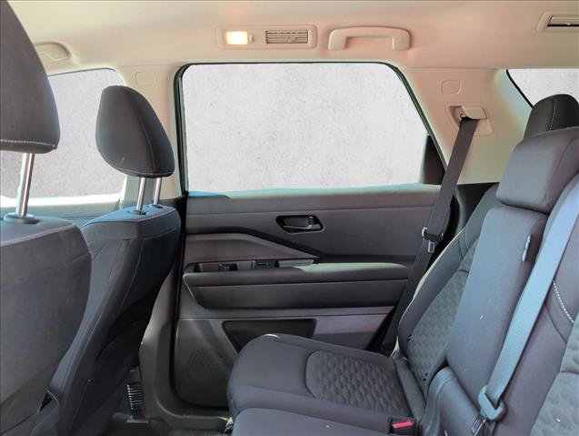 Used 2024 Nissan Pathfinder SV image 16