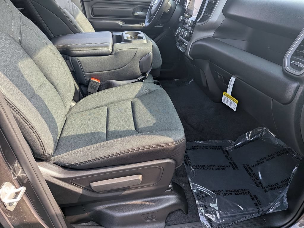 New 2026 RAM 1500 Express AWD/4WD image 33