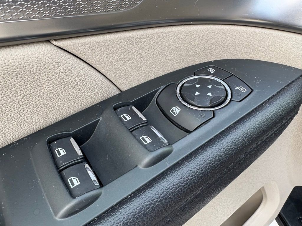 Used 2018 Ford Explorer XLT w/ Equipment Group 202A image 25