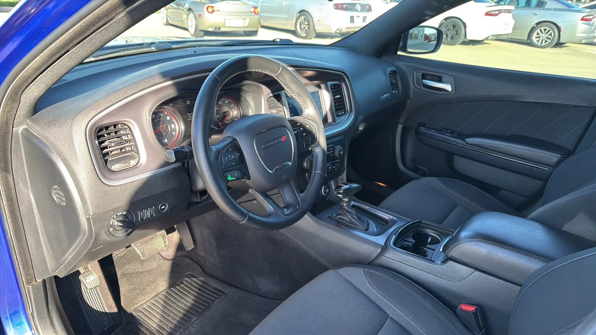 Used 2019 Dodge Charger SXT w/ Blacktop Package RWD image 78