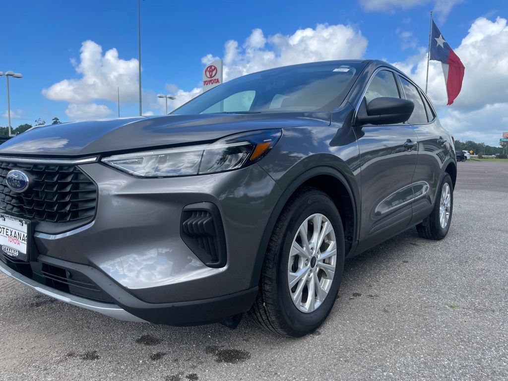 Used 2024 Ford Escape Active w/ Tech Pack #1 FWD image 11