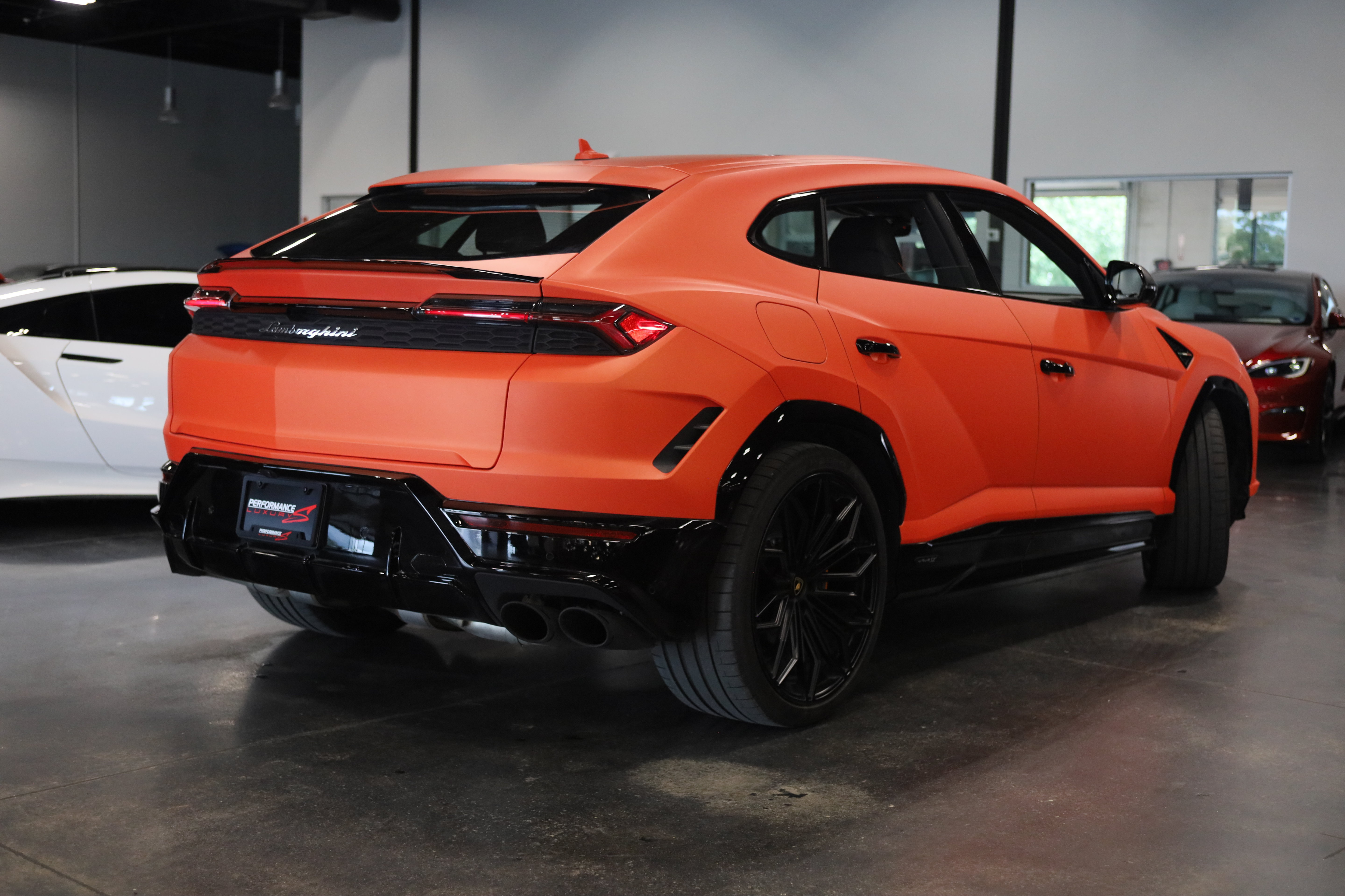 Used 2025 Lamborghini Urus SE AWD/4WD image 6