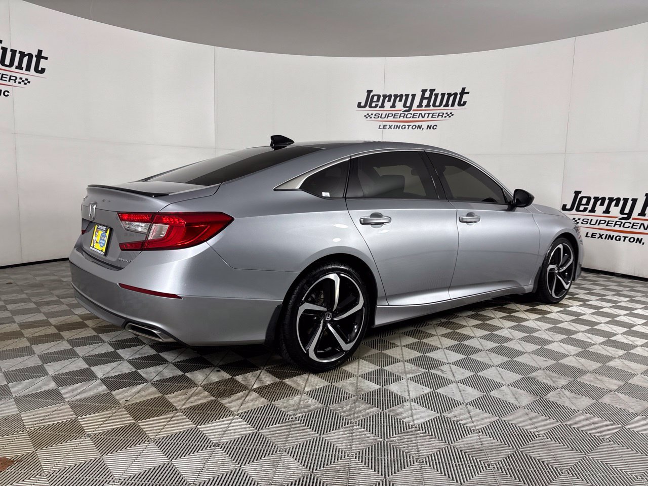 Used 2022 Honda Accord Sport image 4