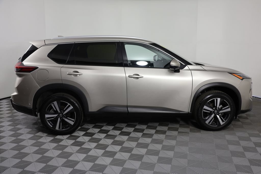 Used 2025 Nissan Rogue SL w/ SL Premium Package AWD/4WD image 8