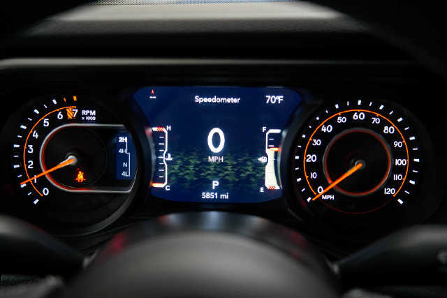 Used 2025 Jeep Gladiator Sport AWD/4WD image 18