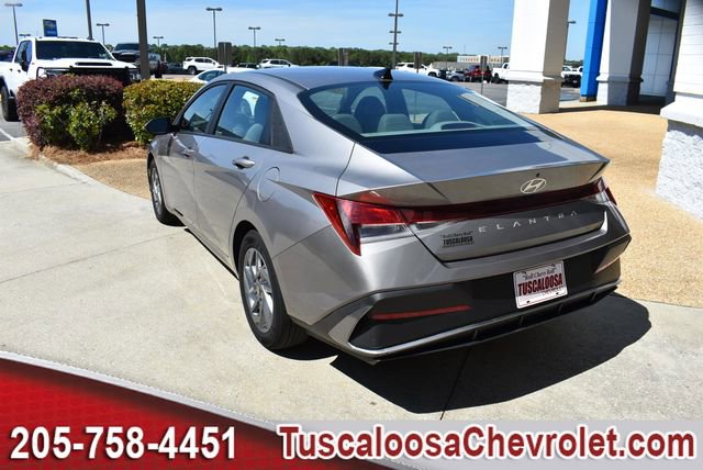 Used 2024 Hyundai Elantra SEL FWD image 7