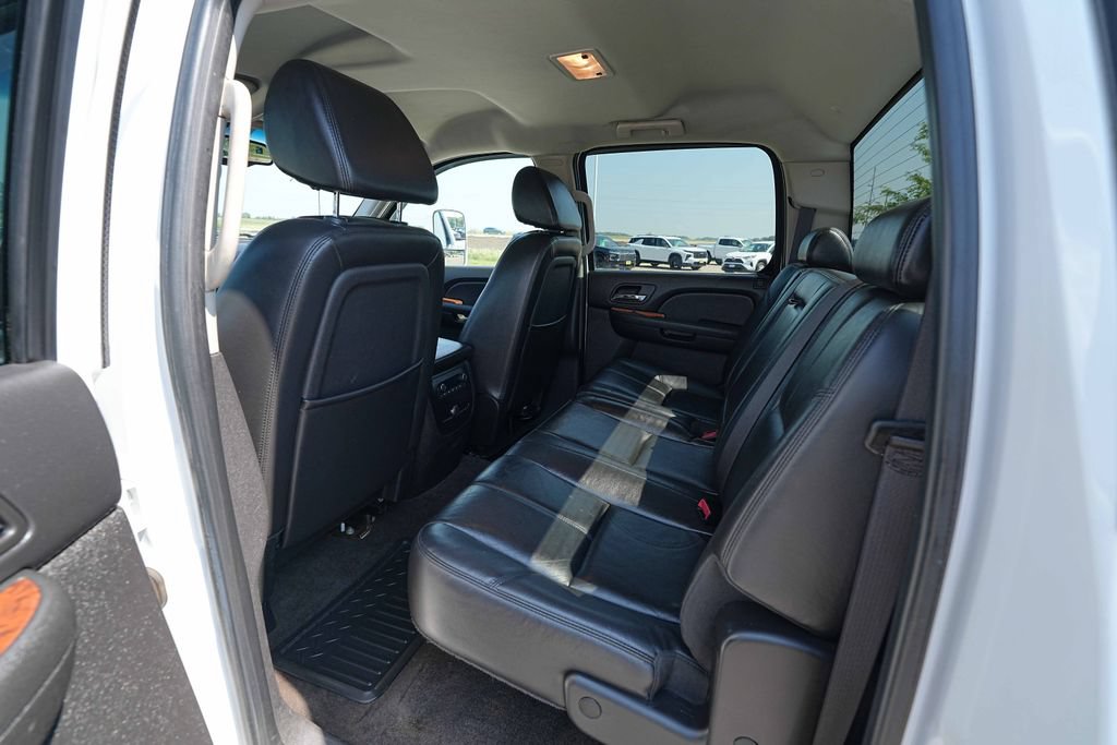 Used 2008 Chevrolet Silverado 2500 LTZ w/ Suspension Package, Off-Road AWD/4WD image 15