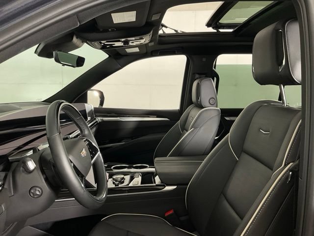 Used 2025 Cadillac Escalade Premium Luxury AWD/4WD image 26