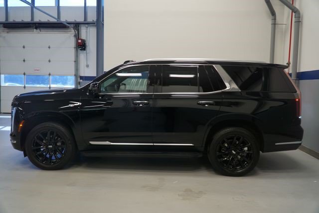 Certified 2025 Cadillac Escalade Premium Luxury AWD/4WD image 2