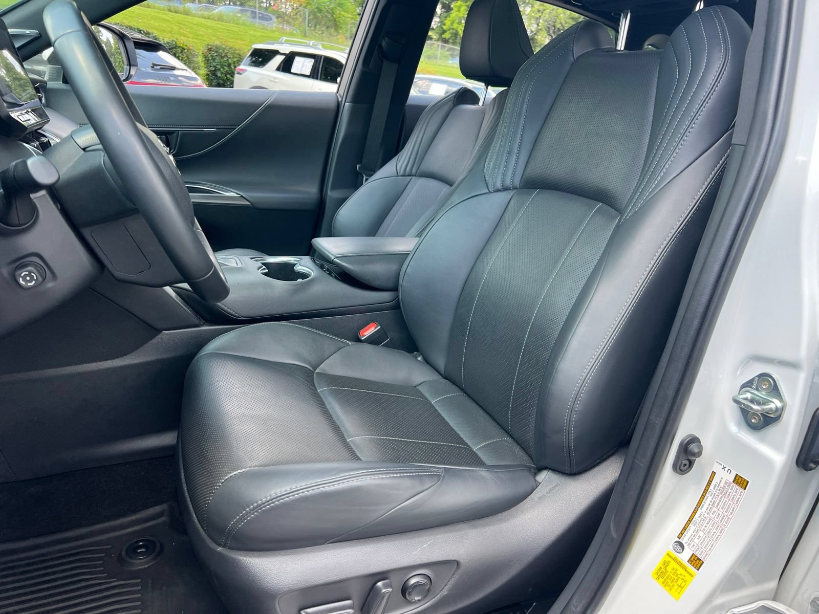 Used 2024 Toyota Venza Limited AWD/4WD image 31