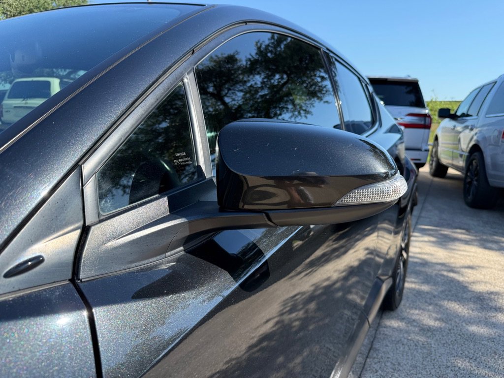 Used 2019 Toyota C-HR Limited FWD image 10