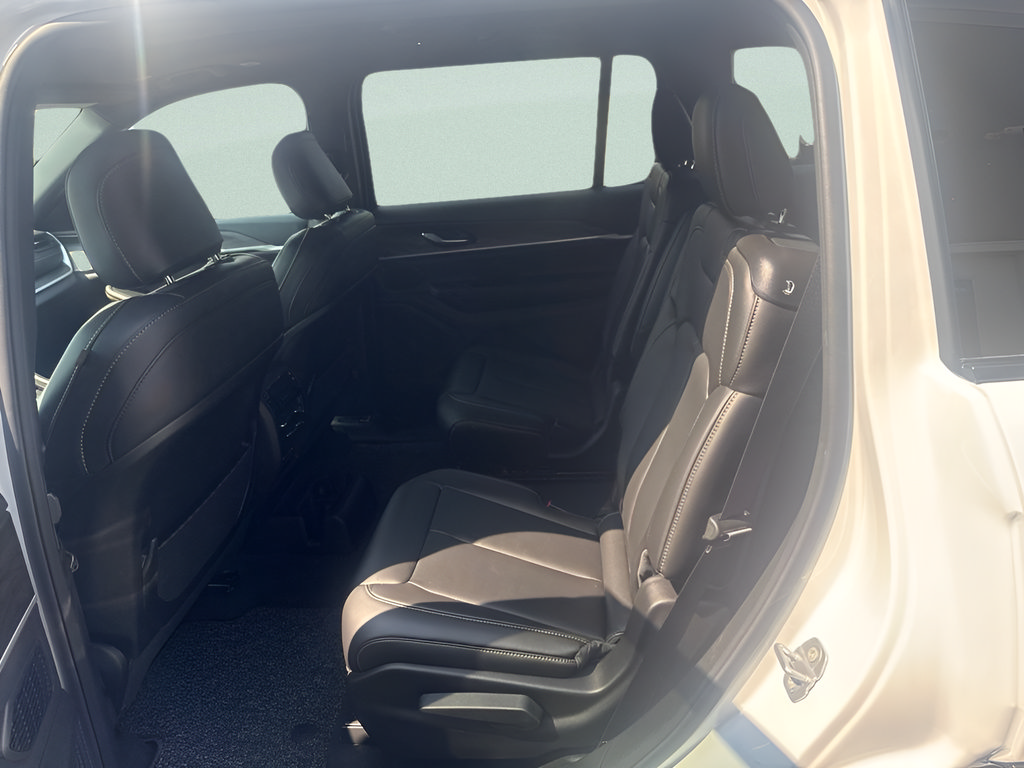 New 2026 Jeep Grand Cherokee L Limited AWD/4WD image 13