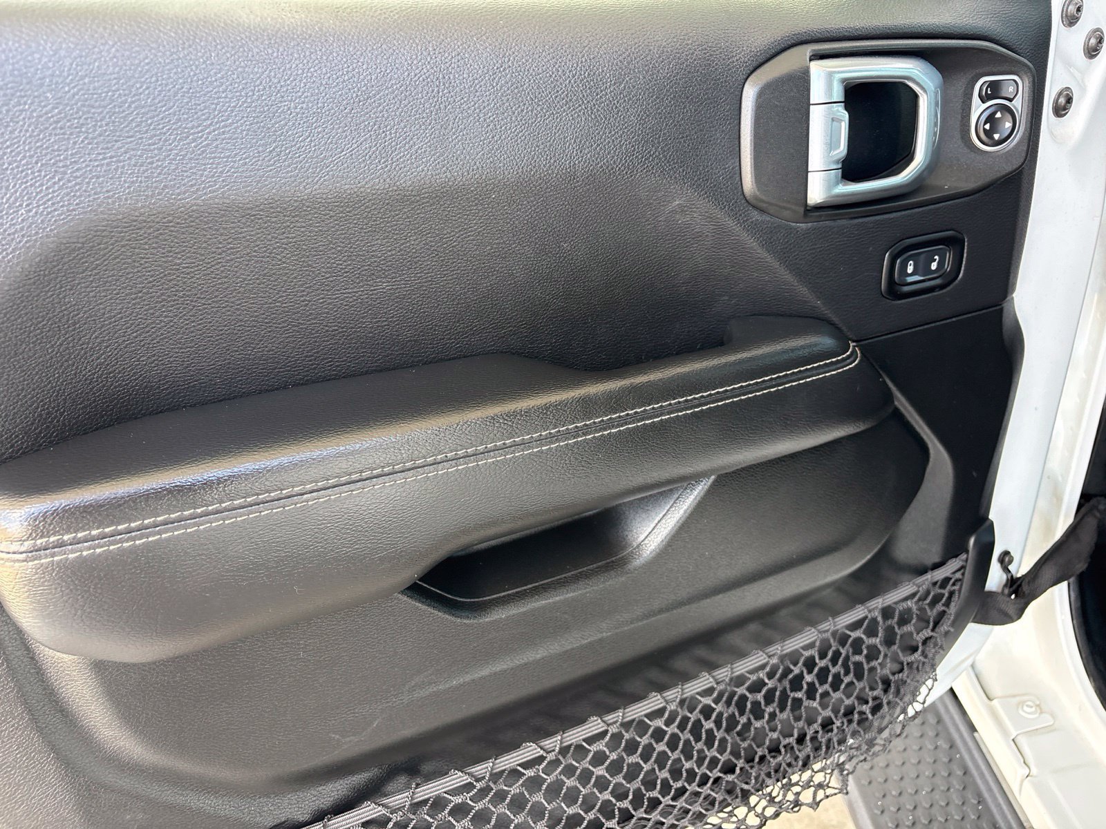 Used 2020 Jeep Wrangler Unlimited Sahara AWD/4WD image 10