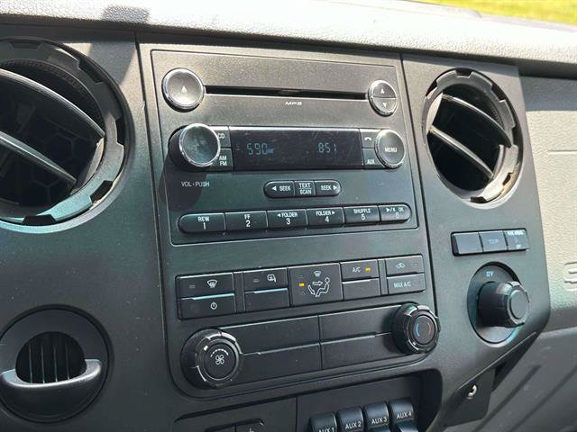 Used 2014 Ford F550 4x4 Regular Cab Super Duty image 29