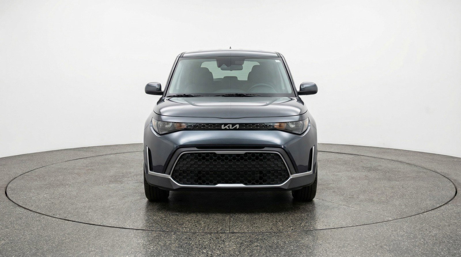 Used 2025 Kia Soul LX w/ LX Technology Package image 2