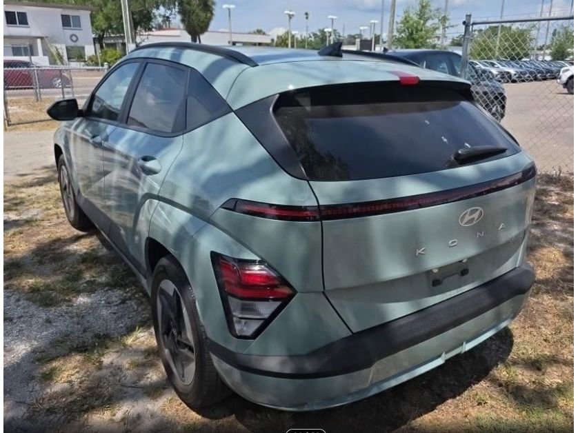 Used 2024 Hyundai Kona SEL FWD image 3