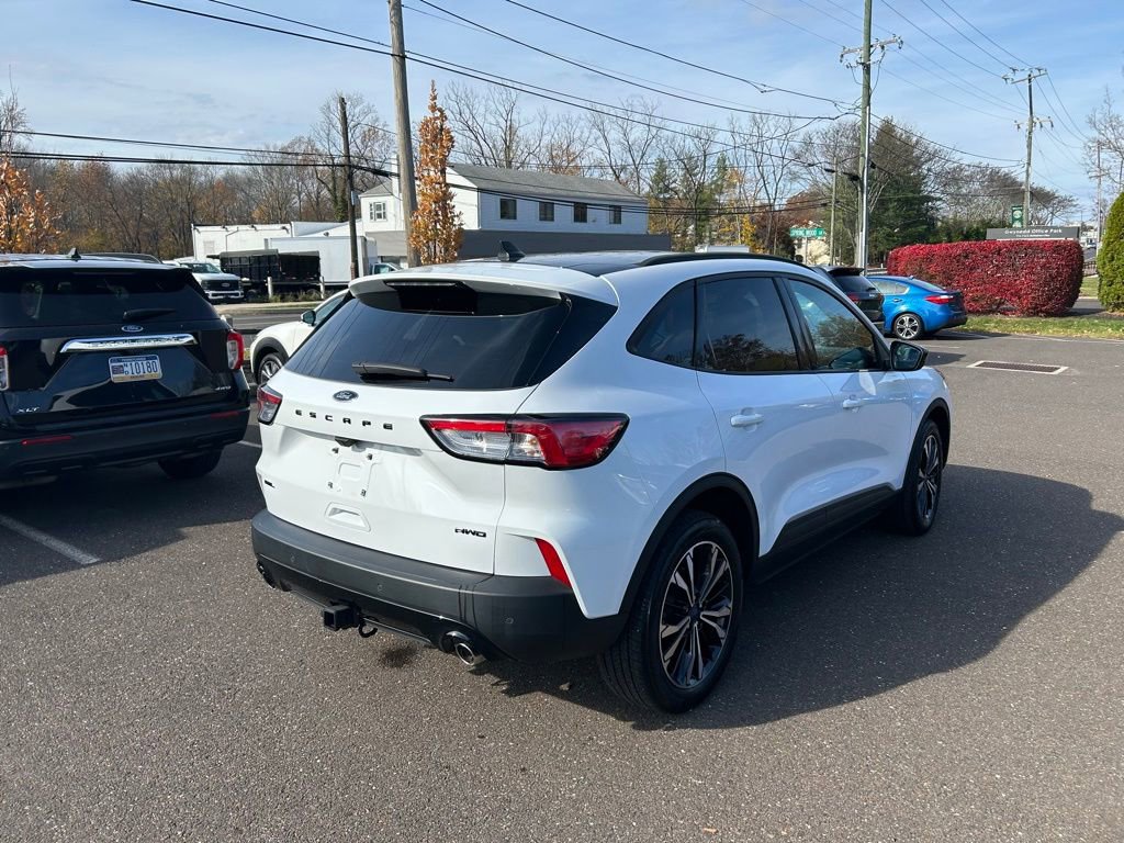 Certified 2022 Ford Escape SEL w/ SEL Stealth AWD Package image 4