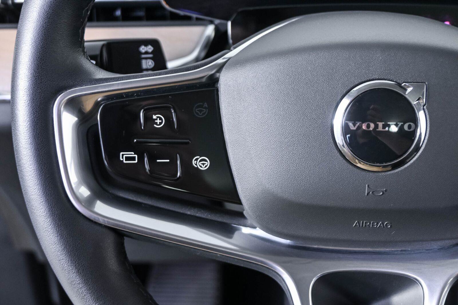 Certified 2025 Volvo EX90 Ultra AWD/4WD image 9