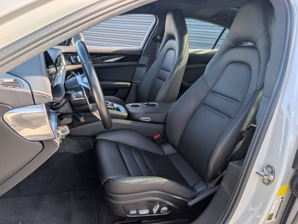 Certified 2019 Porsche Panamera image 5