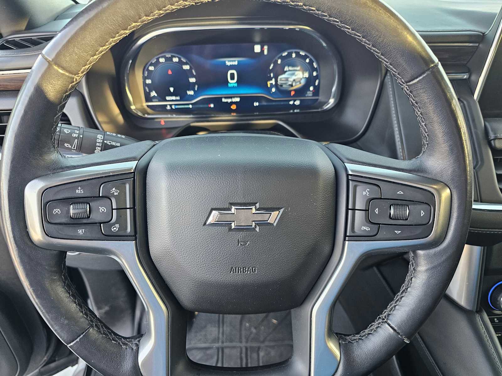 Used 2023 Chevrolet Suburban Z71 w/ Luxury Package image 24