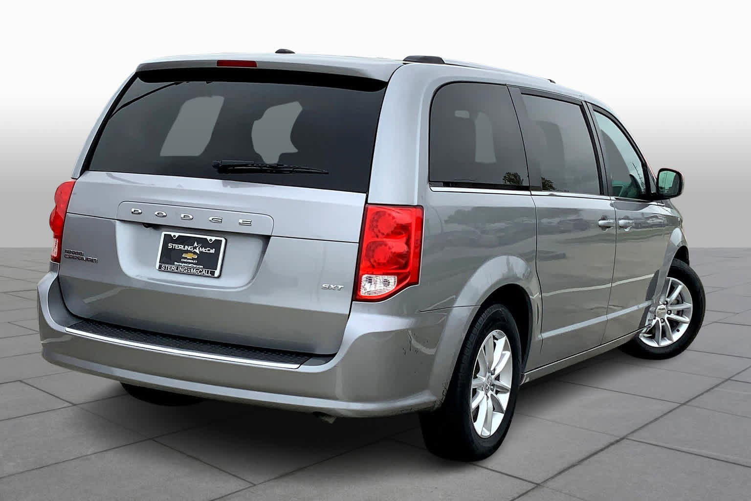 Used 2020 Dodge Grand Caravan SXT image 12