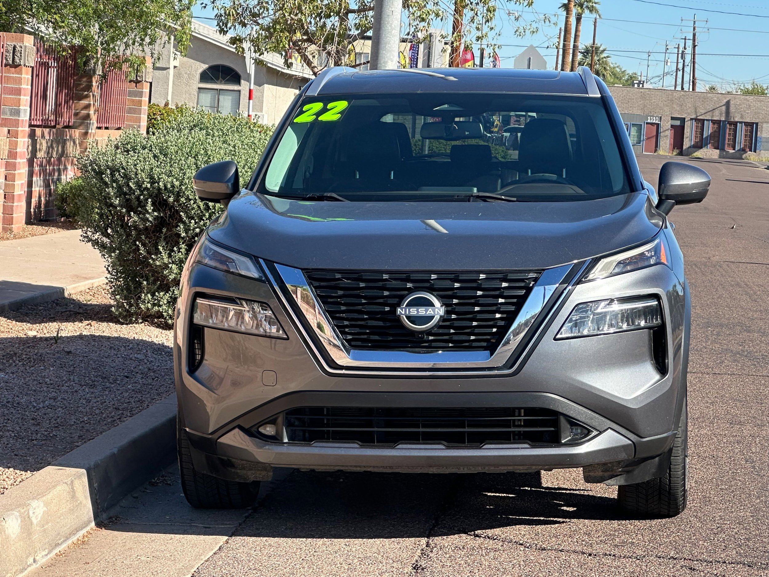 Used 2022 Nissan Rogue SL FWD image 2