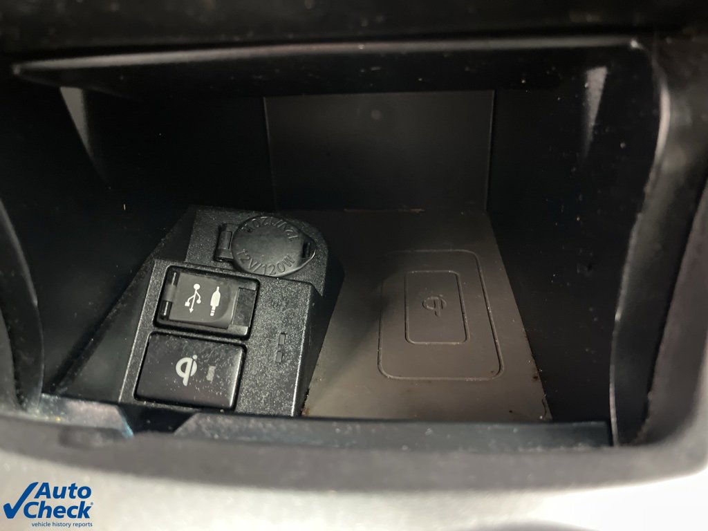 Used 2017 Toyota Camry XLE image 25