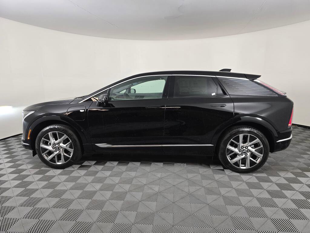 New 2026 Cadillac Optiq Luxury 1 image 3