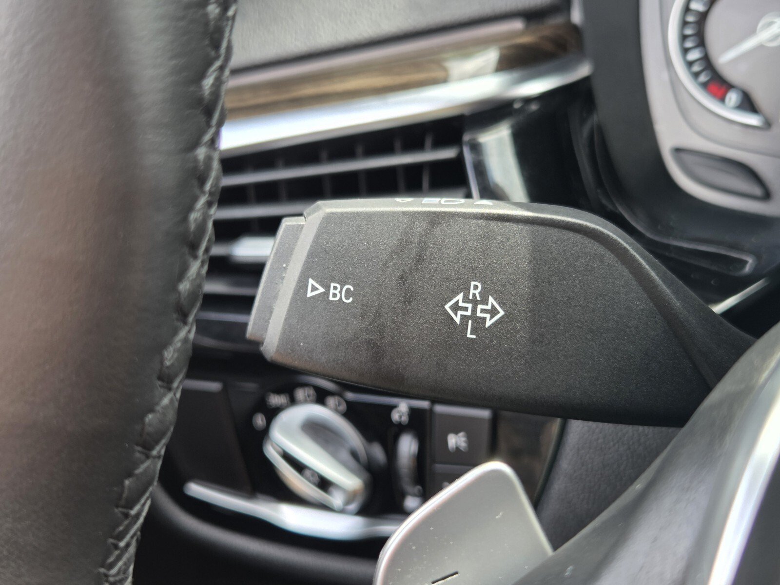 Used 2019 BMW 540i w/ Premium Package RWD image 31