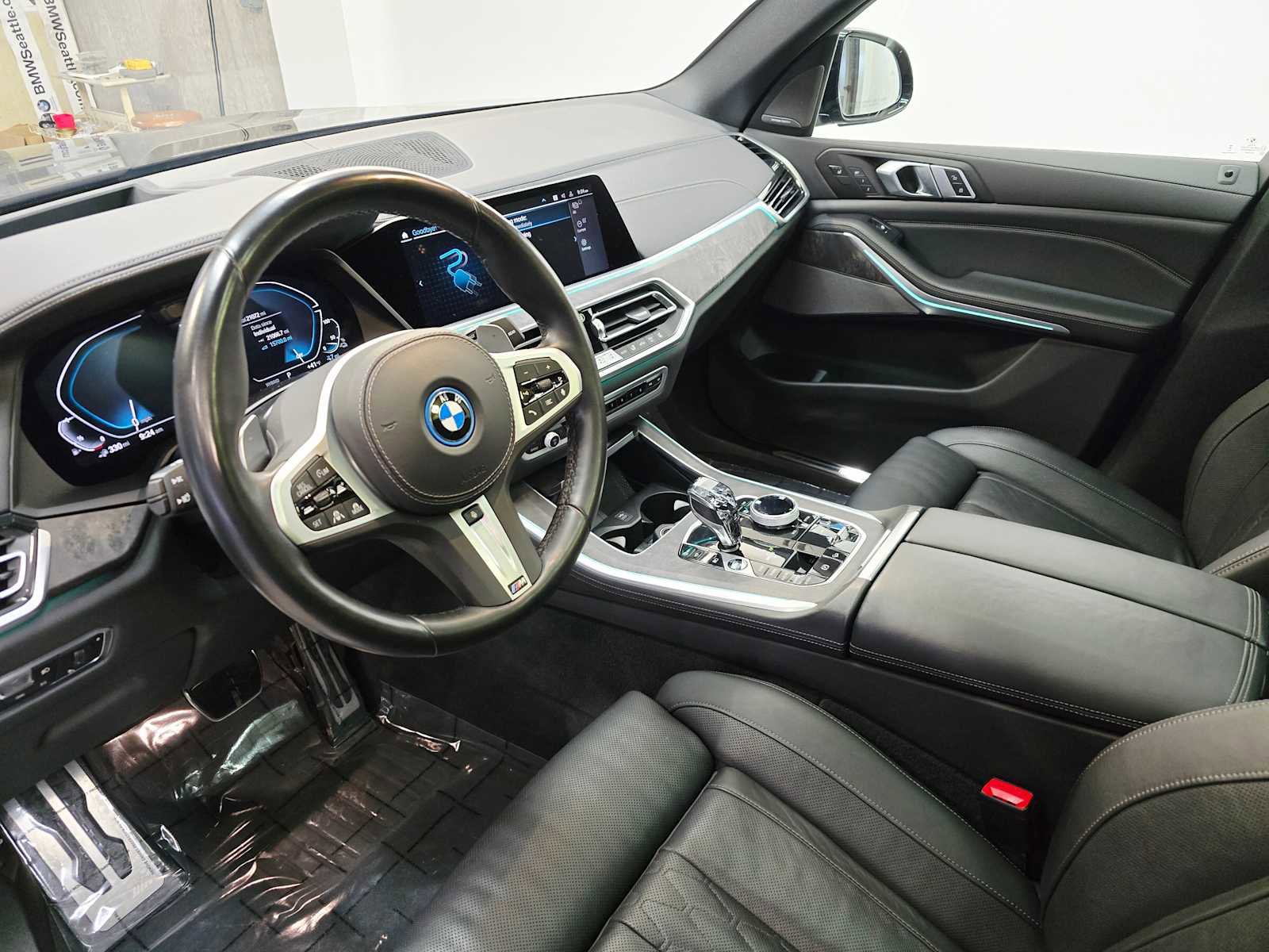 Used 2023 BMW X5 xDrive45e w/ Executive Package image 2