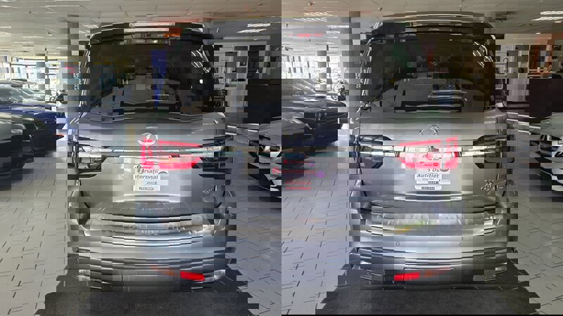 Used 2018 INFINITI QX80 4WD w/ Driver Assistance Package image 7