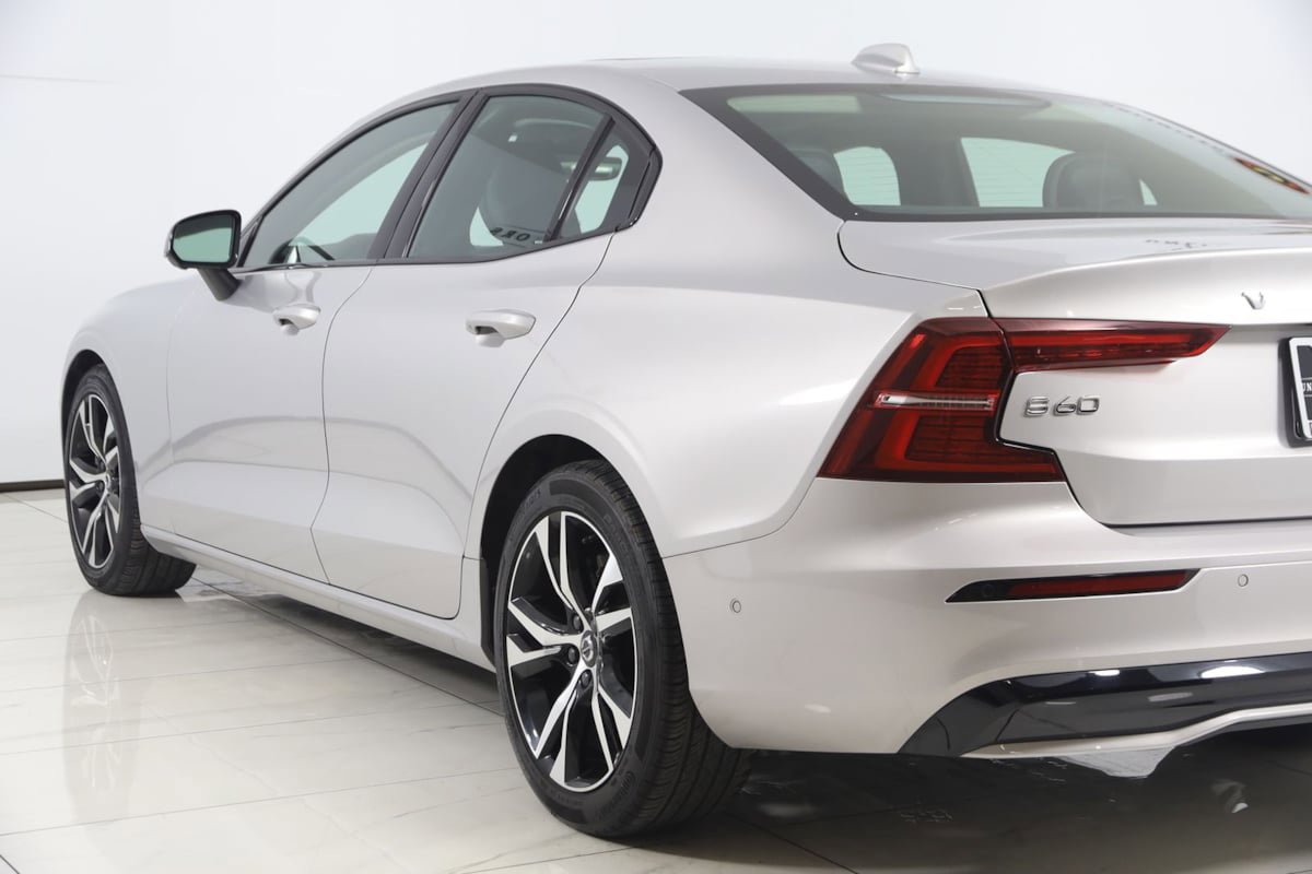 Used 2024 Volvo S60 B5 Plus AWD/4WD image 24