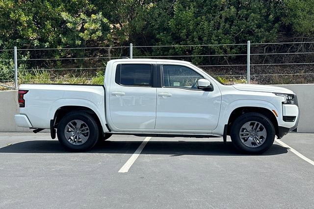Used 2026 Nissan Frontier SV w/ Tow Package RWD image 6