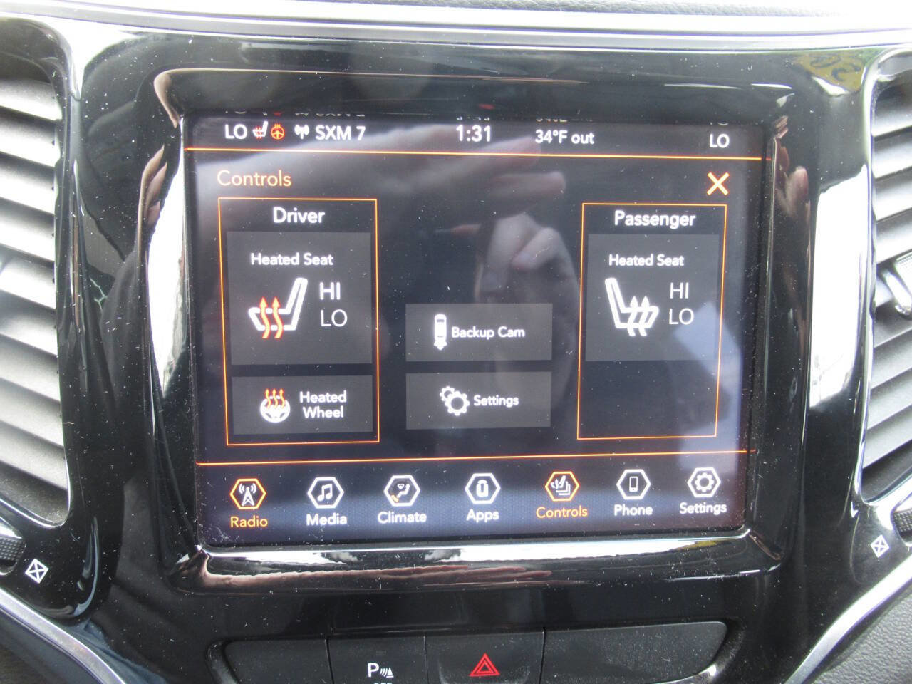 Used 2020 Jeep Cherokee Limited w/ Mopar Interior Package image 28