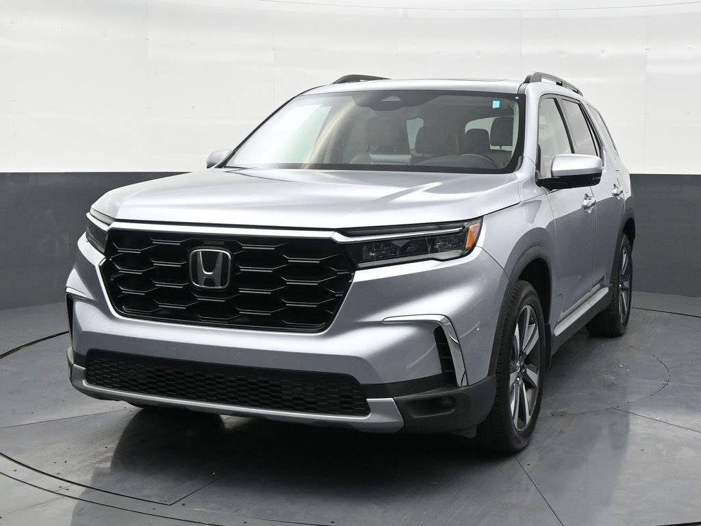 Used 2023 Honda Pilot Touring image 8